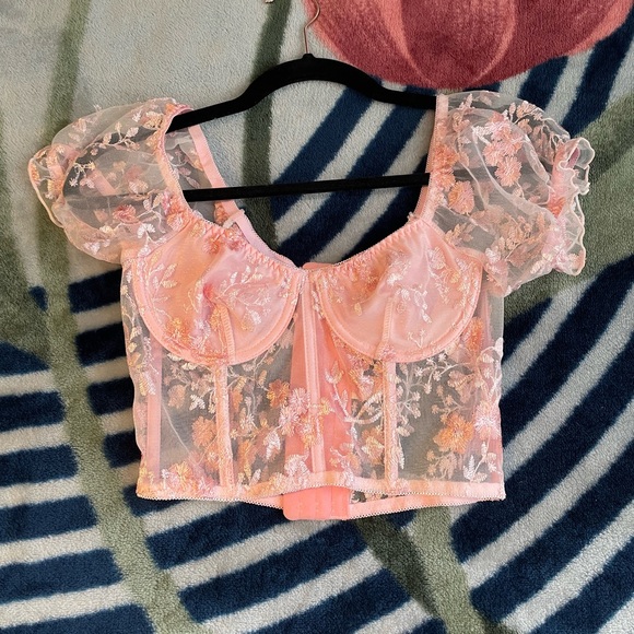 S Corset-Type Floral Embroidery Pink Top - Picture 3 of 4